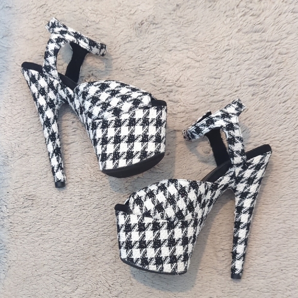 Hella Heels Houndstooth Black & White Special Edition 7" Platform Heels - Picture 6 of 10